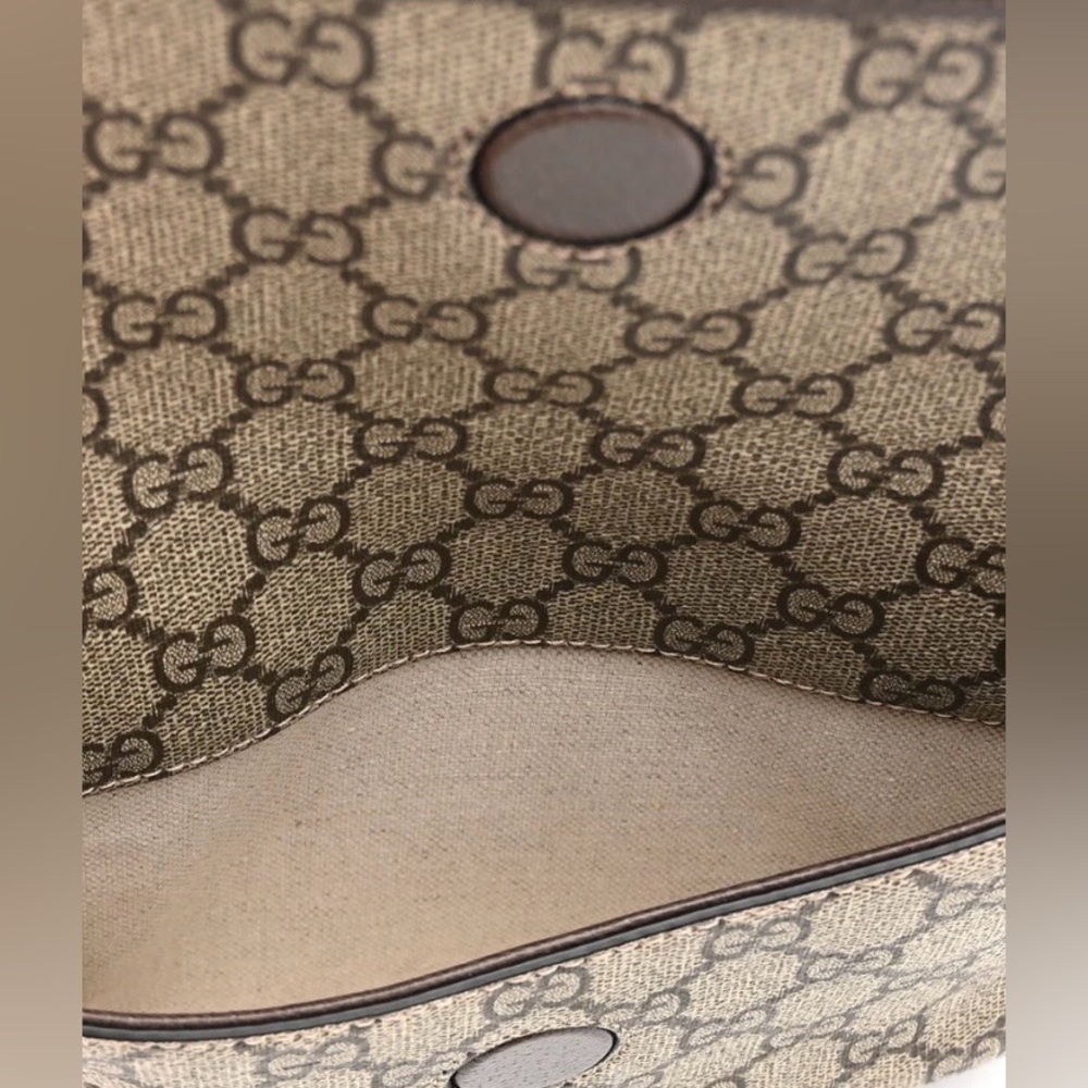 Gucci Beige Monogram Shoulder Bag with Green-Red Strap - Picture 9 of 9